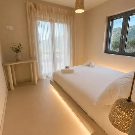 빌라 Doto With Private Pool Agia Efimia